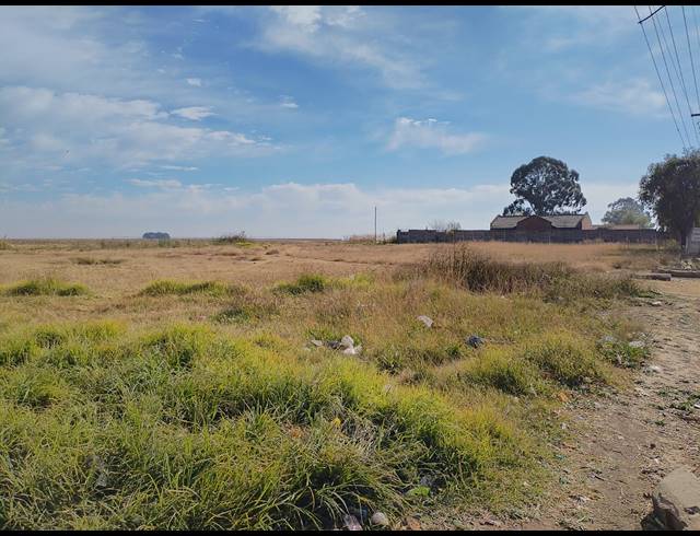 1,428M² VACANT LAND FOR SALE IN ELOFF